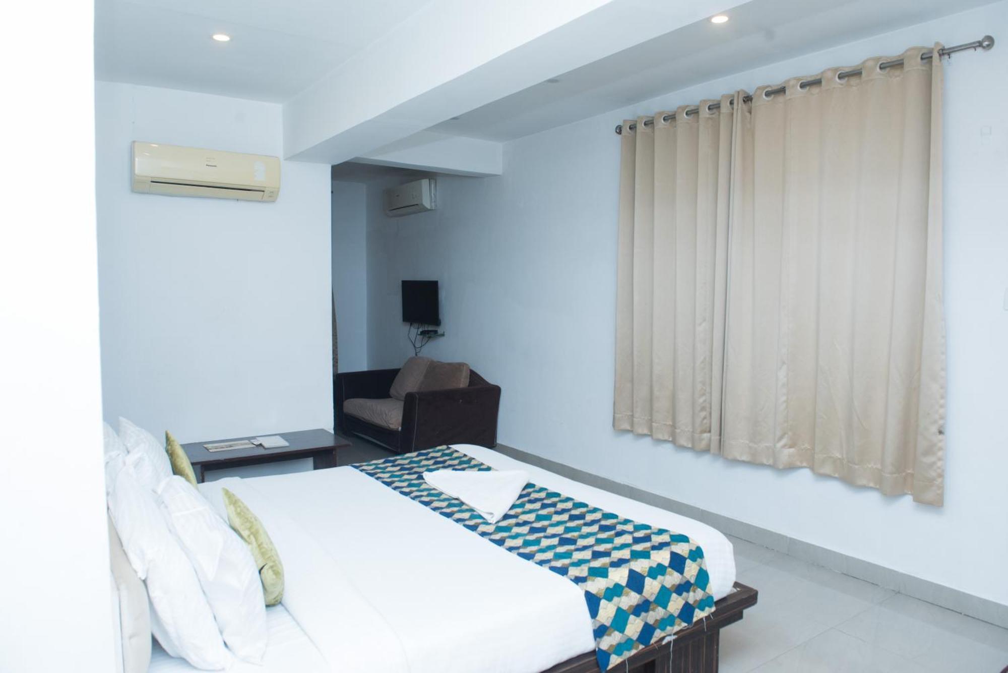 Hotel Balaji Central Ratlam Exterior photo