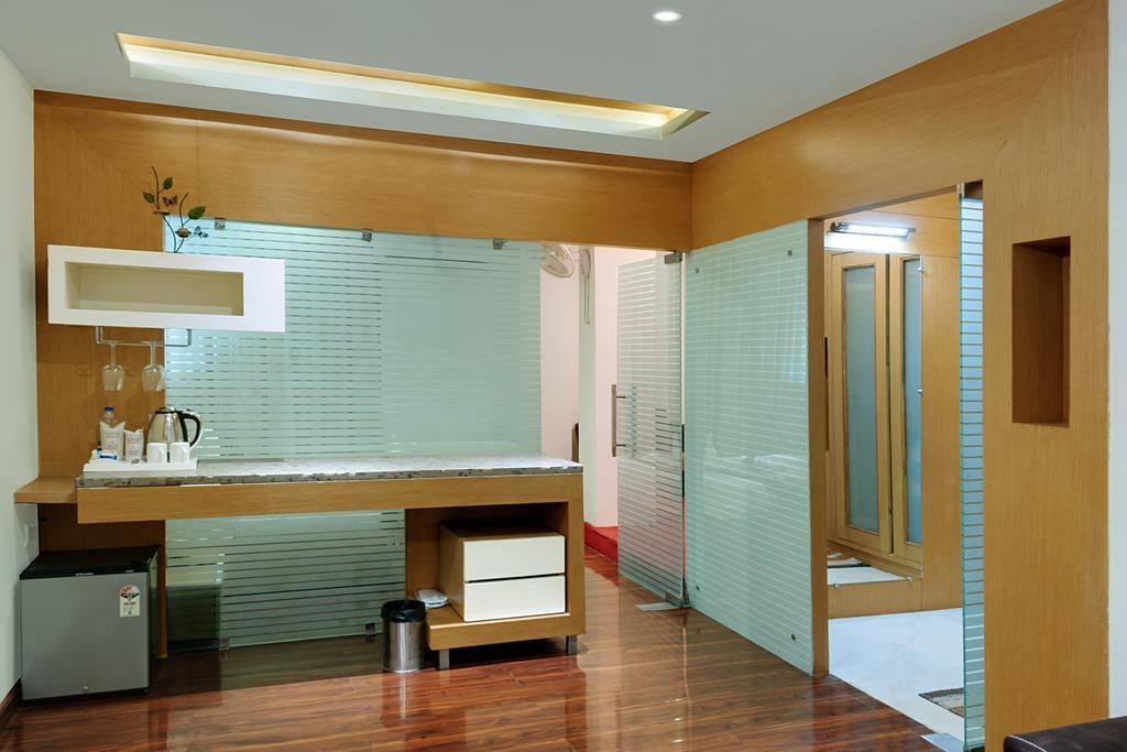 Hotel Balaji Central Ratlam Room photo