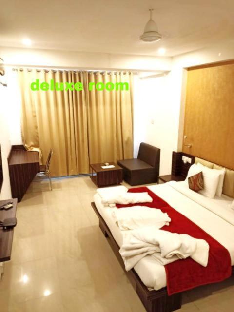 Hotel Balaji Central Ratlam Room photo